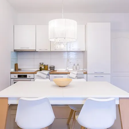 Cozy Aurora شقة بولا