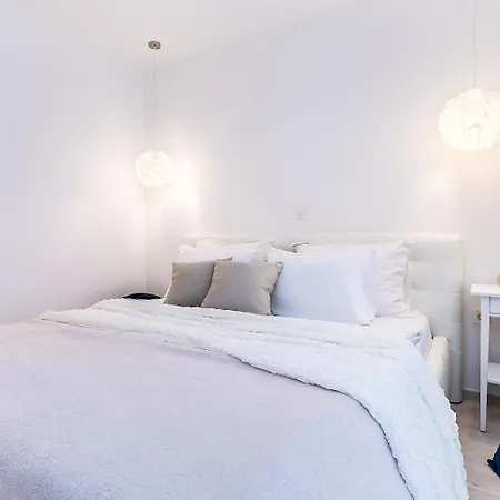 Cozy Aurora * بولا