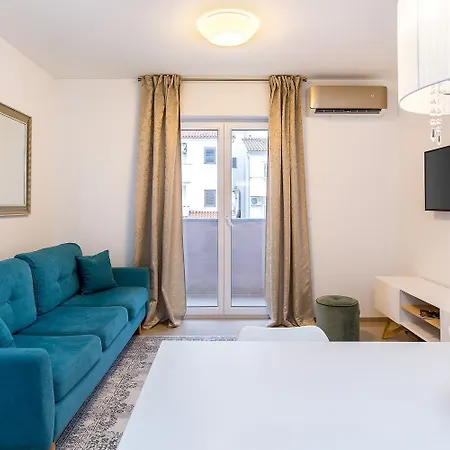 Cozy Aurora Апартаменты Пула