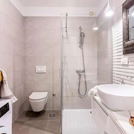 Cozy Aurora Πούλα